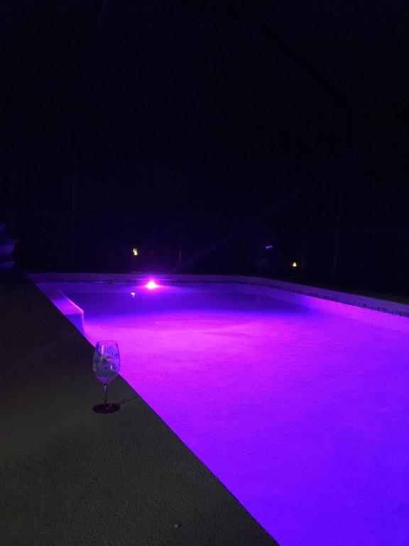 Beautiful Three Bedroom, Plus Den, Two Bathroom, Optional Electric Pool Heat - thumb 3