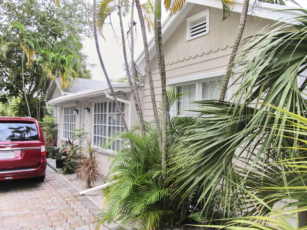 Beautiful Victoria Park - thumb 2