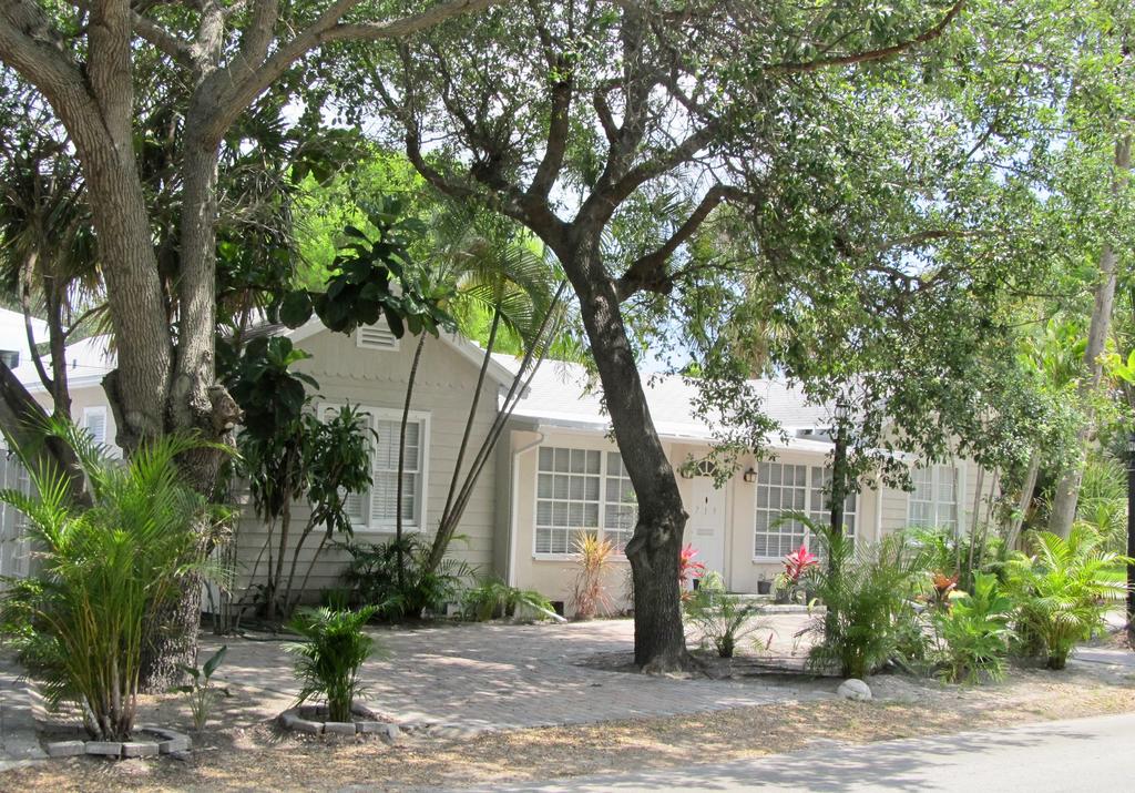 Beautiful Victoria Park - thumb 1