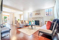 Beautifully decorated Leimert Park home close to USC and LAX Accommodation Los Angeles