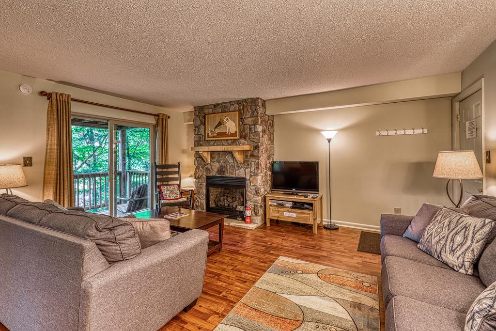 Bee Branch 14 - thumb 1