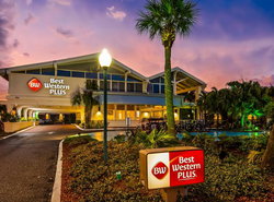 Best Western Plus Yacht Harbor Inn
