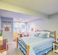 Beulah House - Steps to Crystal Lake Beach - Accommodation Los Angeles