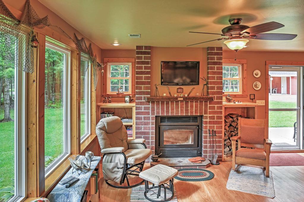 Birnamwood Cottage With Deck And River Views! - thumb 3