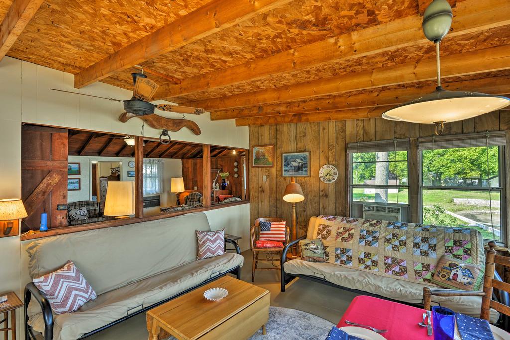 Blind Sodus Bay Family Cottage On The Waterfront! - thumb 3