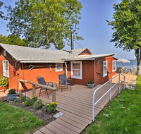 Blind Sodus Bay Family Cottage on the Waterfront - Accommodation Los Angeles