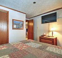 Blue Knob Ski Resort Condo with Balcony and Wet Bar - Accommodation Los Angeles