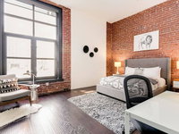 BRAND NEW Urban  Stylish Loft Accommodation Los Angeles