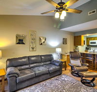 Branson W Condo with Pool - Near Silver Dollar City - Accommodation Los Angeles