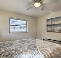 Breezy Updated Home - Walk to Beach and Restaurants! - Accommodation Los Angeles