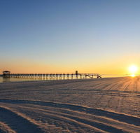 Bright Pass Christian Beach Home - Walk to Beach! - Accommodation Los Angeles