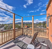 Buena Vista Home with Mtn Views Walk to Main St - Accommodation Los Angeles