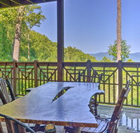 Burnsville Mtn Condo with Private Deck & Views! - Accommodation Los Angeles
