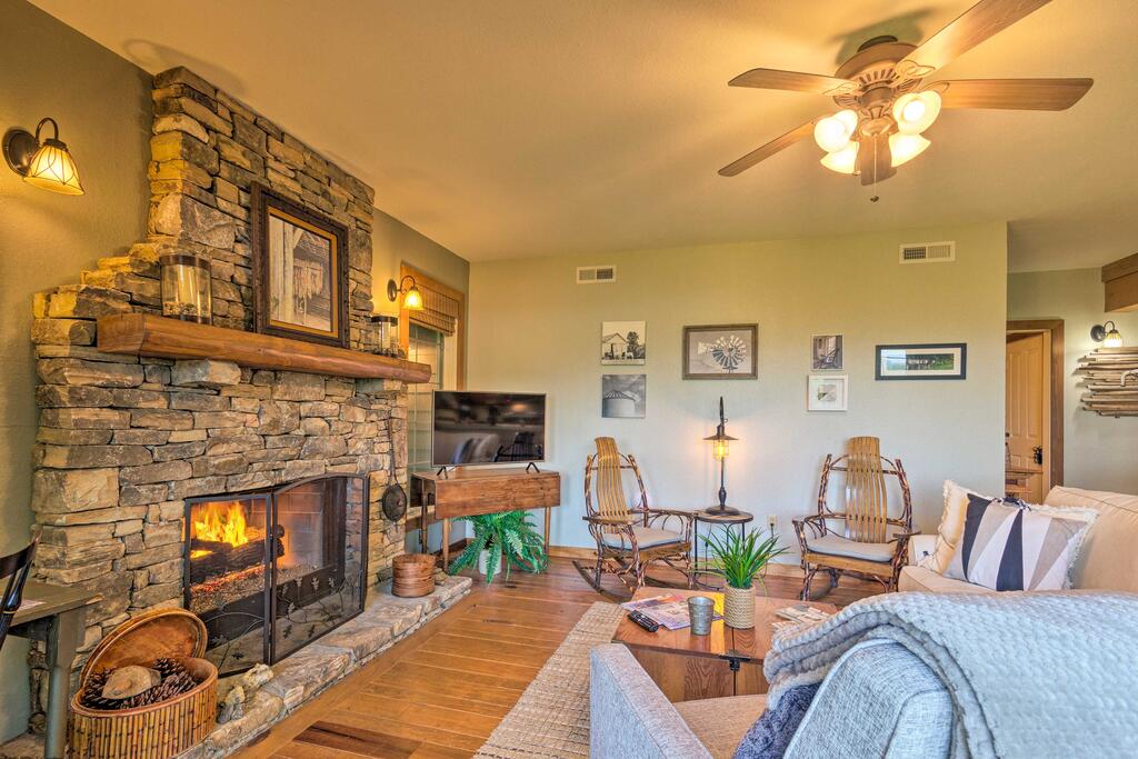 Burnsville Mtn Condo With Private Deck & Views! - thumb 3