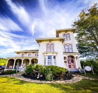 BUTLER HOUSE at The Cherry Creek Inn - Accommodation Los Angeles