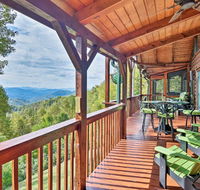 Cabin with BBQ&Games, Walk to Blue Ridge Parkway - Accommodation Los Angeles
