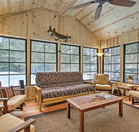 Cabin with Kayaks Situated on the Wisconsin River! - Accommodation Los Angeles