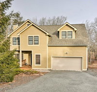 Camelback Mtn Ski Home with Deck-Near Waterpark! - Accommodation Los Angeles