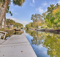 Canal Front Home with Dock  Access to Crystal River - Accommodation Los Angeles