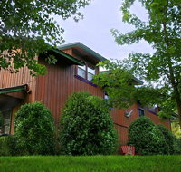 Cedar House Inn  Yurts - Accommodation Los Angeles