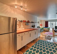 Central Anchorage Condo, Walk to Town and Coast! - Accommodation Los Angeles