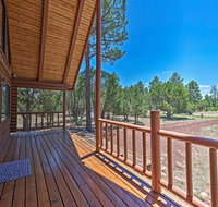 Central Overgaard Cabin - 8 Mi to Rims Lake! - Accommodation Los Angeles