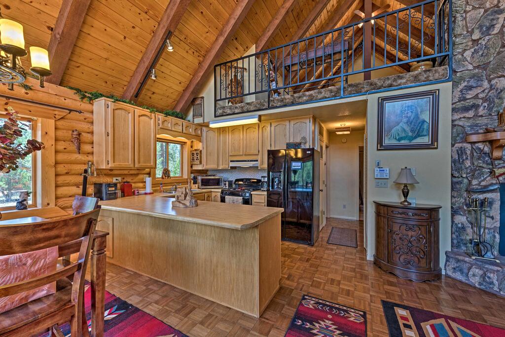 Central Overgaard Cabin - 8 Mi To Rims Lake! - thumb 3