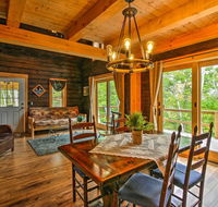 Charming Cabin on 70+ Acres, 15 Min to Montpelier - Accommodation Los Angeles