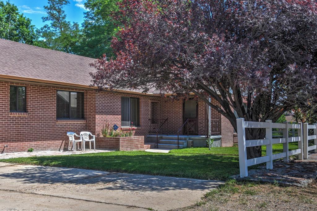 Charming Home In Central Escalante W/ Mtn. Views! - thumb 1