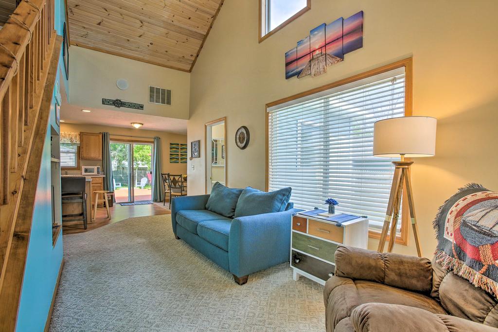 Charming Houghton Lake Cottage With 60ft Private Dock - thumb 3