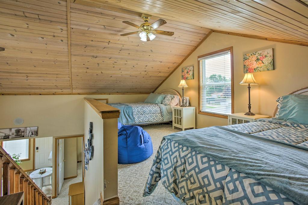 Charming Houghton Lake Cottage With 60ft Private Dock - thumb 0