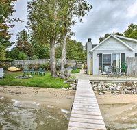 Charming Nautical Cottage on Little Traverse Lake - Accommodation Los Angeles