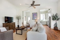 Charming Royal Queen Blocks From FQ Accommodation Los Angeles