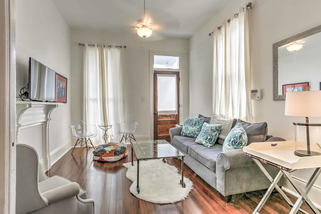 Chic New Orleans Duplex - Near Public Street Cars! - thumb 1