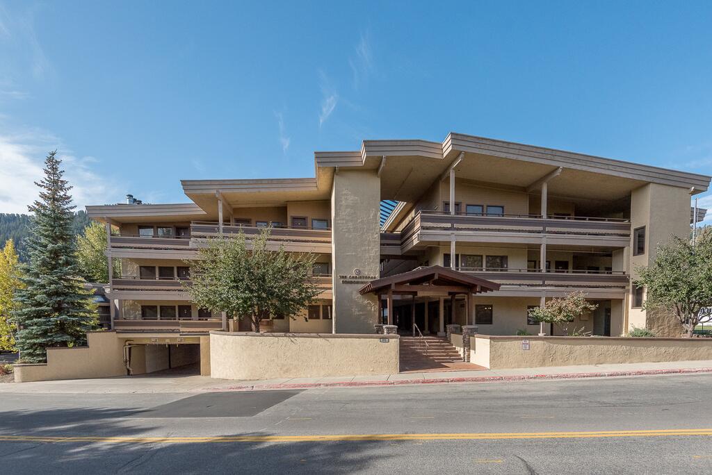 Christophe Condo With Pool And View Of Mt - thumb 0