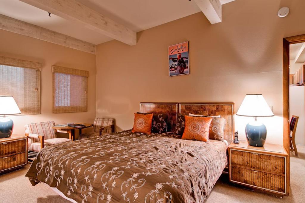 Christophe Condo With Pool And View Of Mt - thumb 3