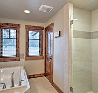 Cle Elum Home on Golf Course with Fire Pit  Hot Tub - Accommodation Los Angeles