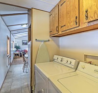 Columbia Falls Cottage with Deck and Grill - Accommodation Los Angeles