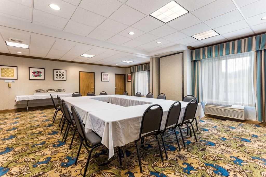 Comfort Inn & Suites - thumb 1