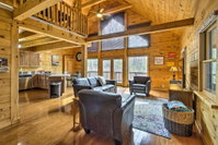 Comfortable Log Home about 4 Miles to Shenandoah River Accommodation Los Angeles
