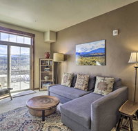Condo with Hot Tub  Mtn View Less Than 6Mi to Winter PK - Accommodation Los Angeles
