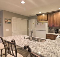 Condo with Screened Porch on Lake of the Ozarks! - Accommodation Los Angeles