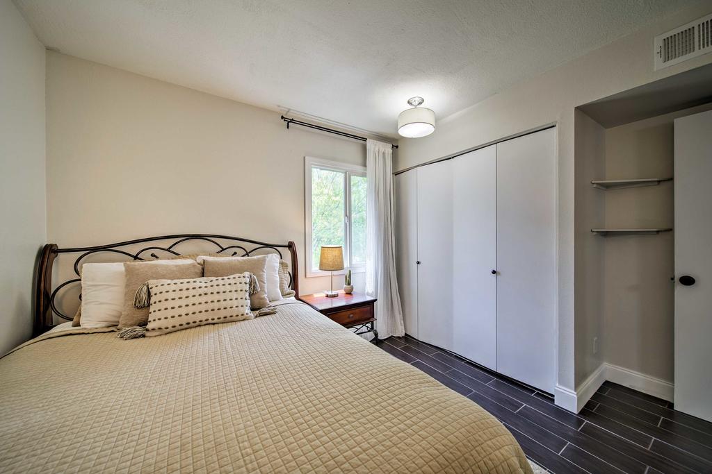 Contemporary Townhouse 13 Mi To Downtown Phoenix! - thumb 0