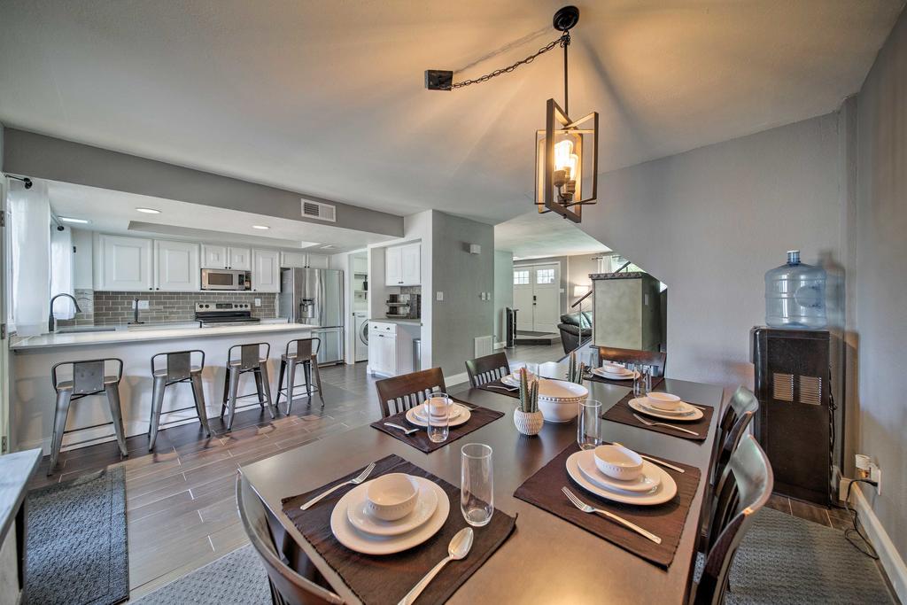 Contemporary Townhouse 13 Mi To Downtown Phoenix! - thumb 2