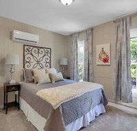 Costello What's on the Second Floor Apartment - Accommodation Los Angeles