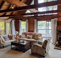 Cozy Cabin Hidden Away on a Lake - Accommodation Los Angeles