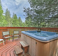 Cozy Cabin with Hot Tub and Lake Arrowhead Passes! - Accommodation Los Angeles