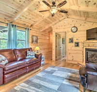 Cozy Cabin with Hot Tub&Deck in Hocking Hills! - Accommodation Los Angeles