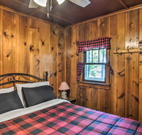 Cozy Carp Lake Cottage with Dock 4 Kayaks  Fire Pit - Accommodation Los Angeles