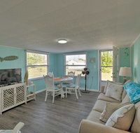 Cozy Coastal Haven 3.5 Mi to Englewood Beach - Accommodation Los Angeles